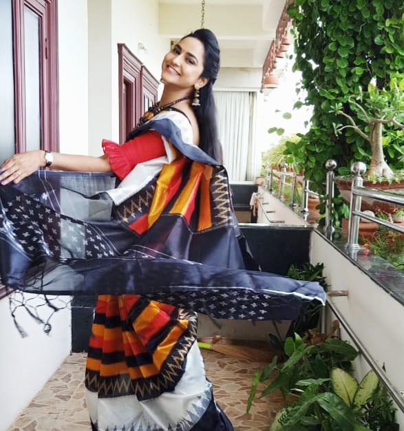 Zee Telugu Tv Anchor Kasi Annapurna In Black Saree Blouse